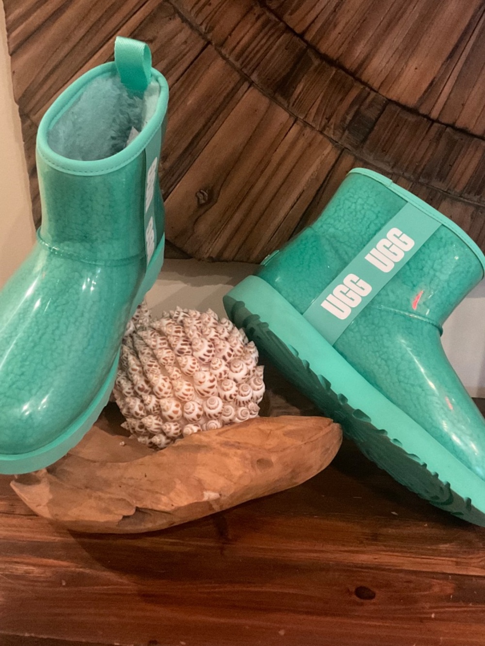 UGG Women’s Classic Clear Mini Boots , Color Tide Pool, Size 9 - Picture 2 of 6